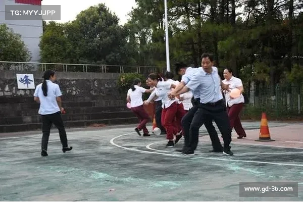 江西峡江姑妈篮球赛精彩上演激烈对决 展现老少同乐竞技风采 江西峡江姑妈篮球赛精彩上演激烈对决 展现老少同乐竞技风采
